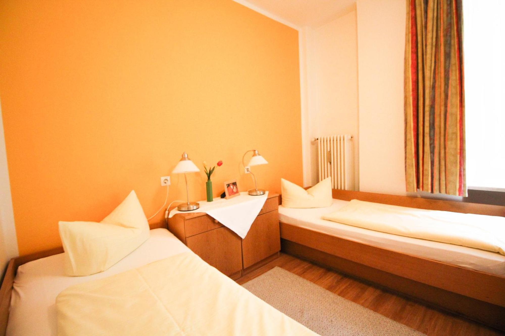Hotel Pension Am Hauptbahnhof Мюнхен Номер фото